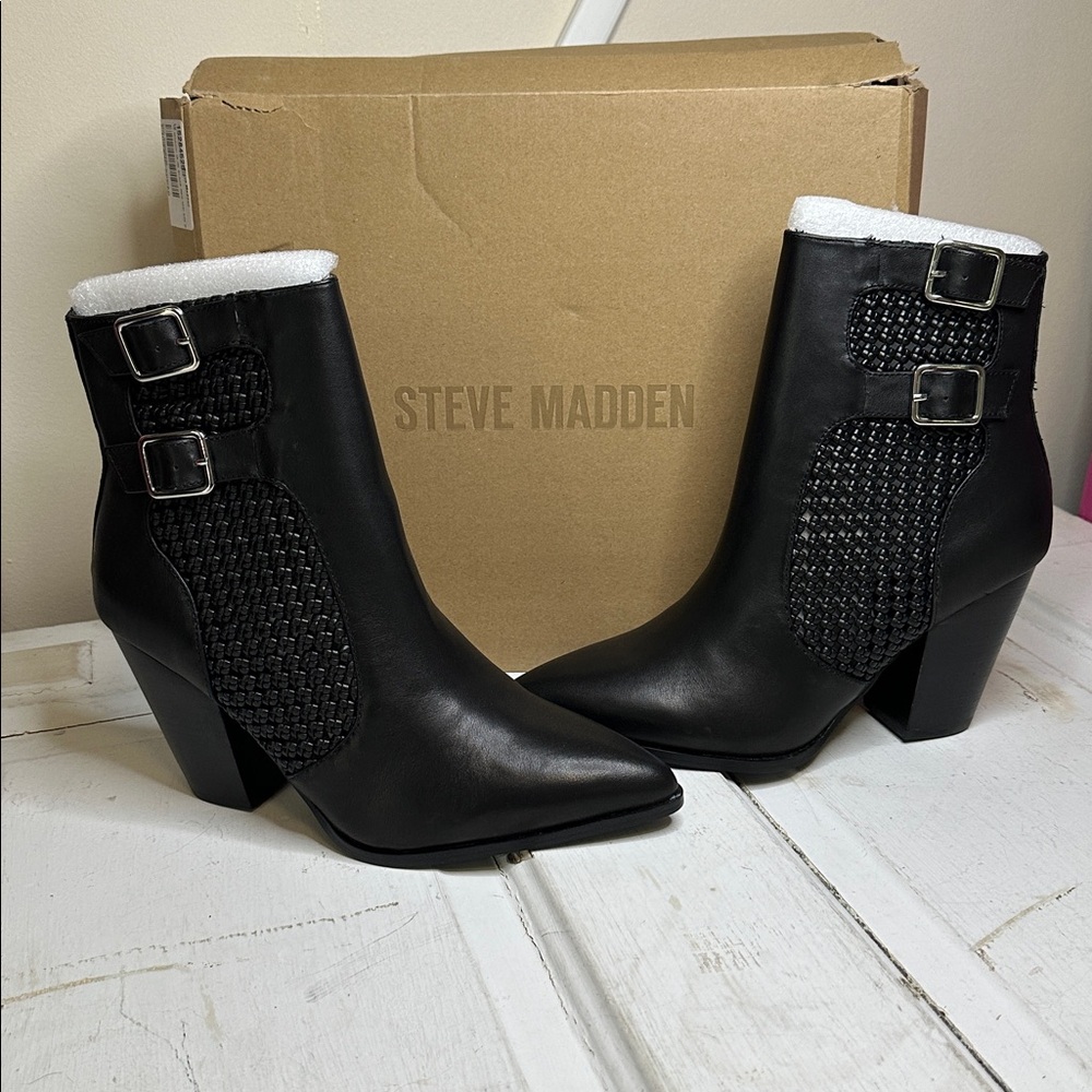 Steve Madden Black Textured Leather Ankle Boots